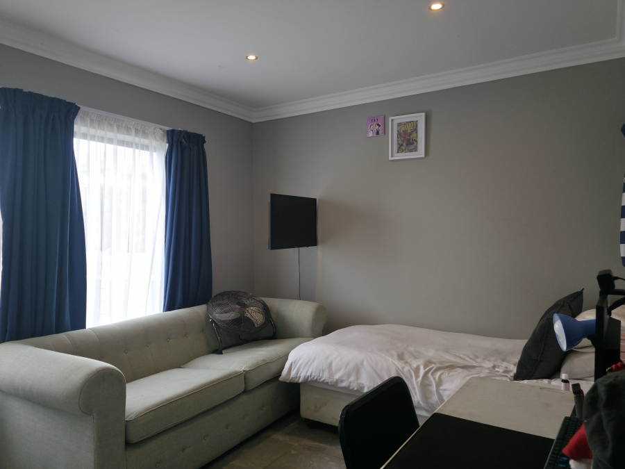 5 Bedroom Property for Sale in Noorsekloof Eastern Cape